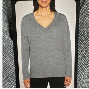 Banana Republic 100% Merino Wool Gray V-Neck Sweater Lightweight